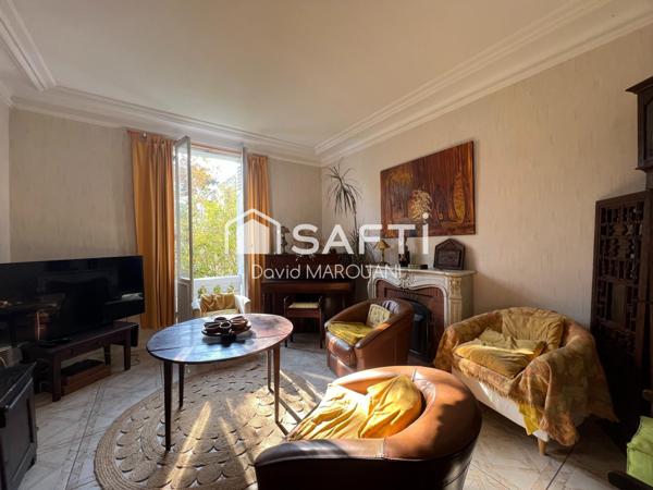 Mansard XIXe avec grand jardin à Montmorency.