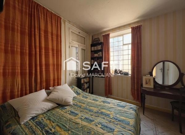 Mansard XIXe avec grand jardin à Montmorency.