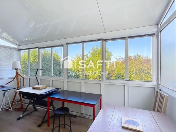 Mansard XIXe avec grand jardin à Montmorency.