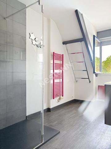 Maison familiale à vendre Soulaire et Bourg 150 m² - 4 chambres - bureau - piscine
