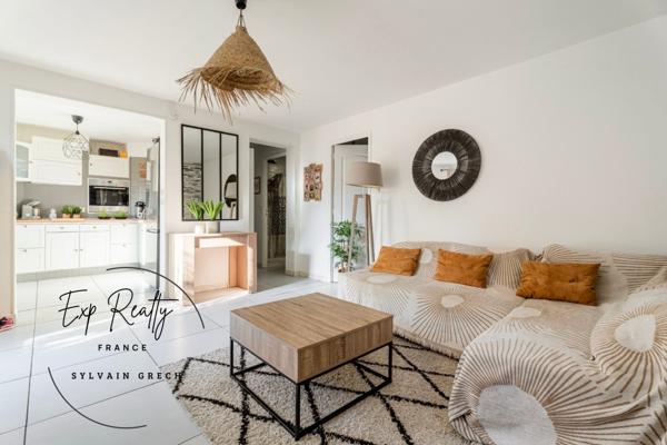 magnifique Bas de villa + piscine + 2 places de parking