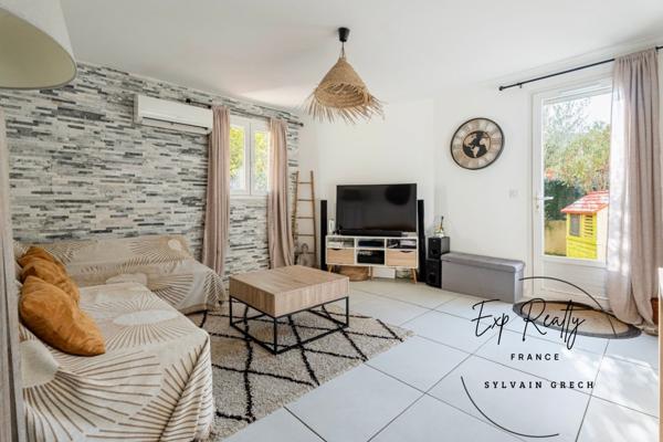 magnifique Bas de villa + piscine + 2 places de parking