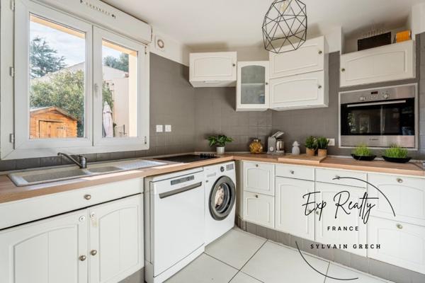 magnifique Bas de villa + piscine + 2 places de parking