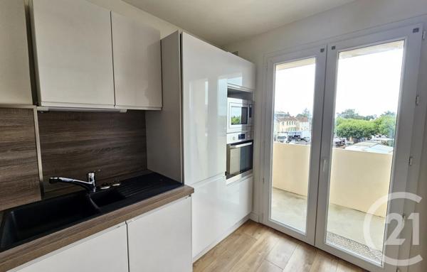 Appartement F4 à vendre  4 pièces - 112,69 m 2   LANNEMEZAN  - 65
