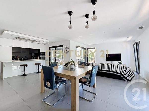 Maison à vendre  4 pièces - 117 m 2   GIGEAN  - 34