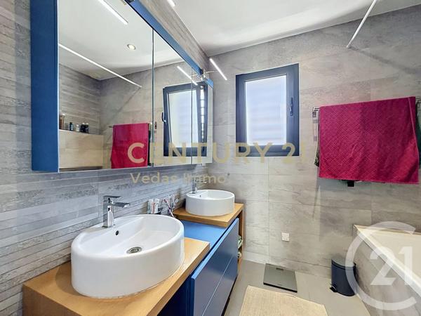 Maison à vendre  4 pièces - 117 m 2   GIGEAN  - 34
