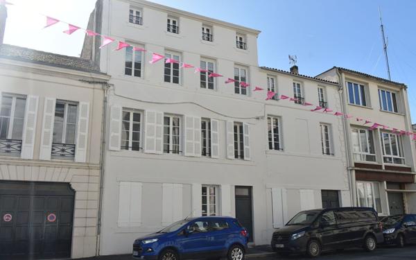 Appartement à louer    1 pièce •  Rochefort