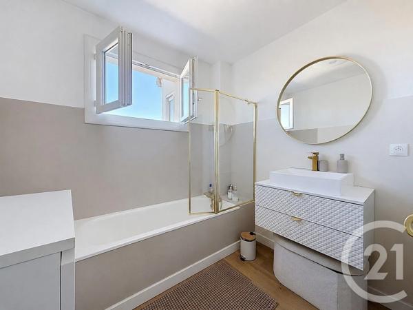 Appartement T3 à vendre  3 pièces - 64,58 m 2   AGDE  - 34