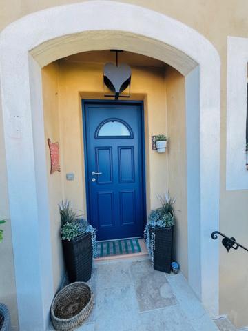 Villars (84400) Charmante maison traversante à deux pas du centre du village