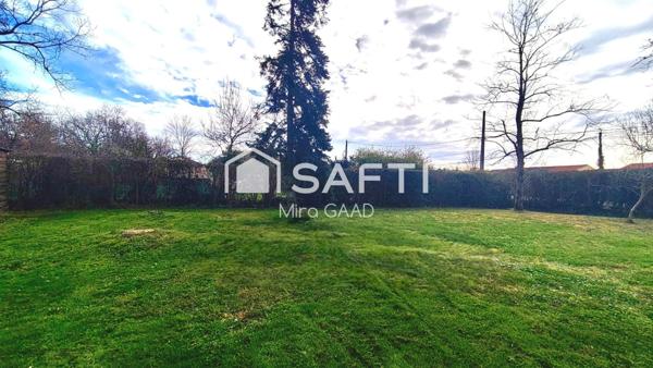 Terrain 1600m2 plat proche commodités avec acces privé sur le Tarn