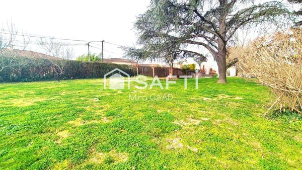 Terrain 1600m2 plat proche commodités avec acces privé sur le Tarn