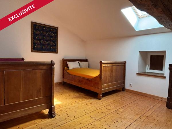 Maison ancienne en pierre de 276 m²  Coeur de Civray