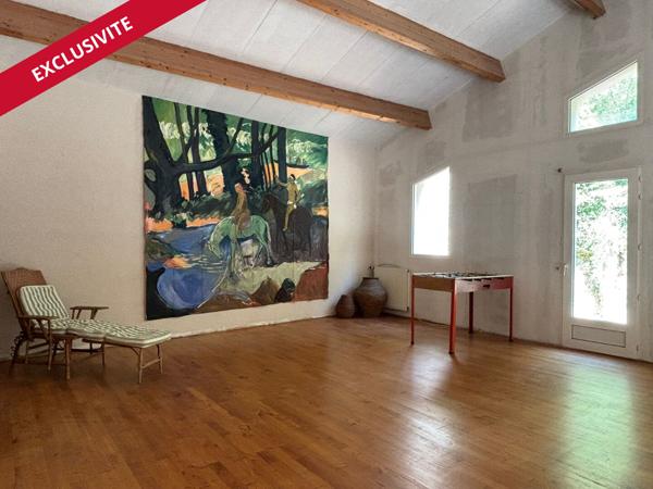 Maison ancienne en pierre de 276 m²  Coeur de Civray