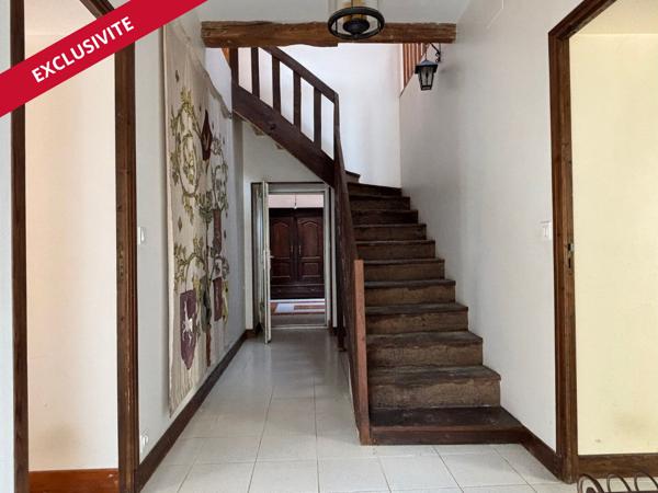 Maison ancienne en pierre de 276 m²  Coeur de Civray