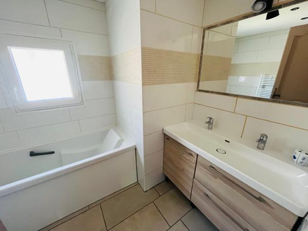 Saint-Saturnin-lès-Apt (84490) Idéalement située proche centre village avec vue imprenable !