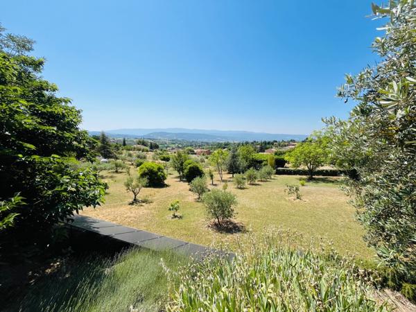 Saint-Saturnin-lès-Apt (84490) Idéalement située proche centre village avec vue imprenable !