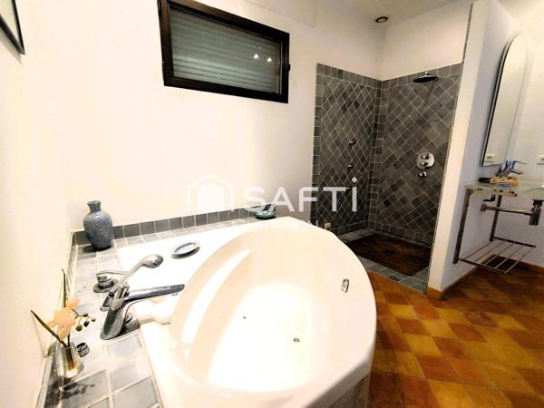 Propriété d'Exception avec Vue Panoramique à Apt - Un Joyau Provençal