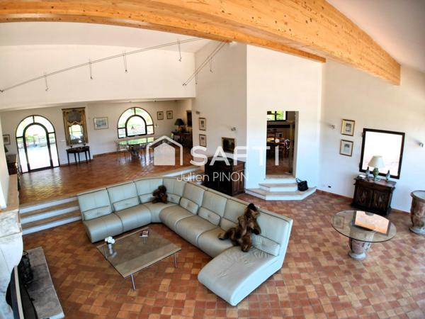 Propriété d'Exception avec Vue Panoramique à Apt - Un Joyau Provençal