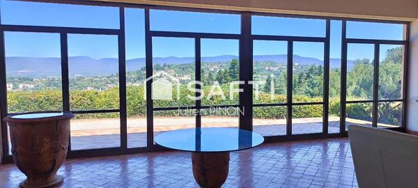 Propriété d'Exception avec Vue Panoramique à Apt - Un Joyau Provençal