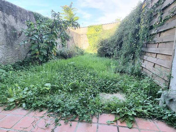 APPARTEMENT T2 25 m2 AVEC JARDIN