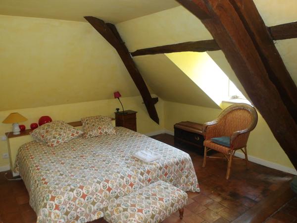 Charlieu (42190) Maison bourgeoise avec dépendance et maison de gardien sur 2 hectares libres