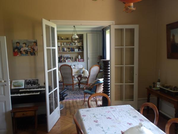 Charlieu (42190) Maison bourgeoise avec dépendance et maison de gardien sur 2 hectares libres