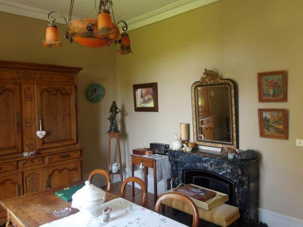 Charlieu (42190) Maison bourgeoise avec dépendance et maison de gardien sur 2 hectares libres