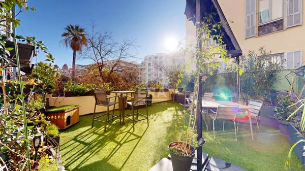 NICE - FLEURS / GAMBETTA : VASTE 4/5 PIÈCES DE 123 M² AVEC UNE GRANDE TERRASSE DE 45 M² À CIEL OUVERT