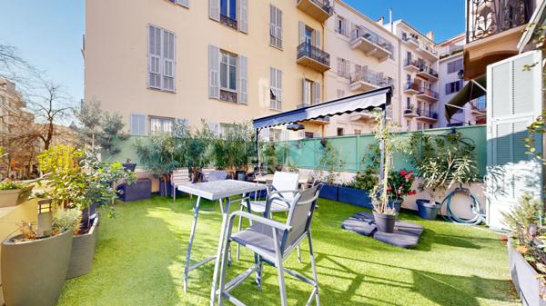 NICE - FLEURS / GAMBETTA : VASTE 4/5 PIÈCES DE 123 M² AVEC UNE GRANDE TERRASSE DE 45 M² À CIEL OUVERT