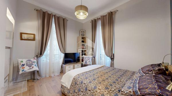 NICE - FLEURS / GAMBETTA : VASTE 4/5 PIÈCES DE 123 M² AVEC UNE GRANDE TERRASSE DE 45 M² À CIEL OUVERT