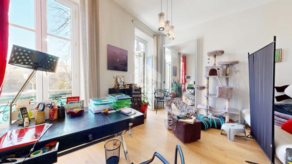 NICE - FLEURS / GAMBETTA : VASTE 4/5 PIÈCES DE 123 M² AVEC UNE GRANDE TERRASSE DE 45 M² À CIEL OUVERT