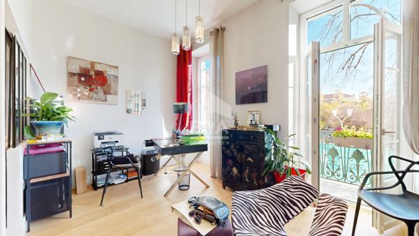 NICE - FLEURS / GAMBETTA : VASTE 4/5 PIÈCES DE 123 M² AVEC UNE GRANDE TERRASSE DE 45 M² À CIEL OUVERT