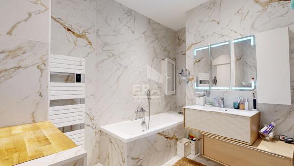 NICE - FLEURS / GAMBETTA : VASTE 4/5 PIÈCES DE 123 M² AVEC UNE GRANDE TERRASSE DE 45 M² À CIEL OUVERT