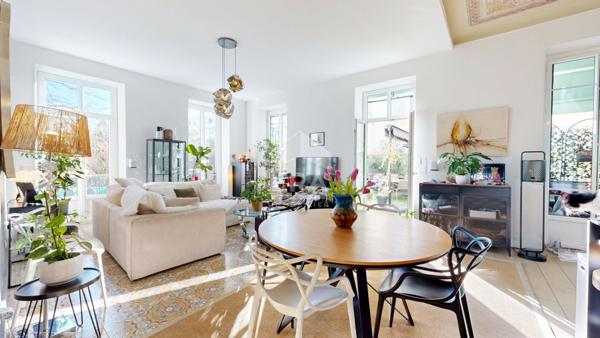 NICE - FLEURS / GAMBETTA : VASTE 4/5 PIÈCES DE 123 M² AVEC UNE GRANDE TERRASSE DE 45 M² À CIEL OUVERT