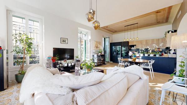 NICE - FLEURS / GAMBETTA : VASTE 4/5 PIÈCES DE 123 M² AVEC UNE GRANDE TERRASSE DE 45 M² À CIEL OUVERT