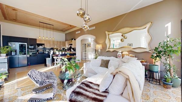 NICE - FLEURS / GAMBETTA : VASTE 4/5 PIÈCES DE 123 M² AVEC UNE GRANDE TERRASSE DE 45 M² À CIEL OUVERT