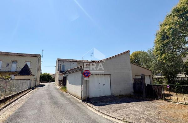 Parking / box Sainte Foy La Grande 34m2 - proche des commodités et de la gare