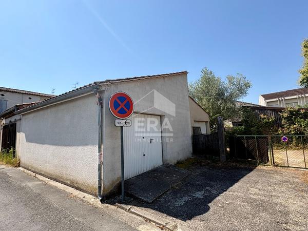 Parking / box Sainte Foy La Grande 34m2 - proche des commodités et de la gare