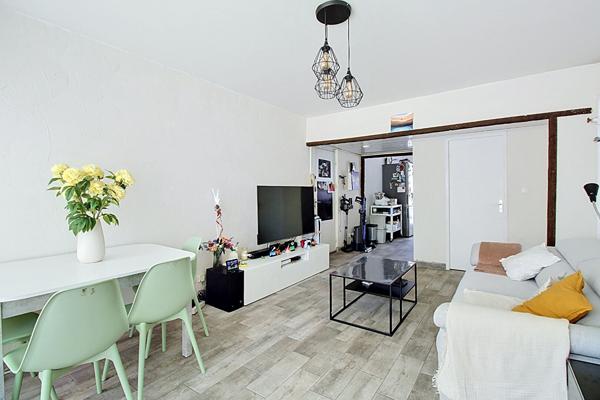 Vitrolles T3 68 m2 + balcon + cave au centre ville