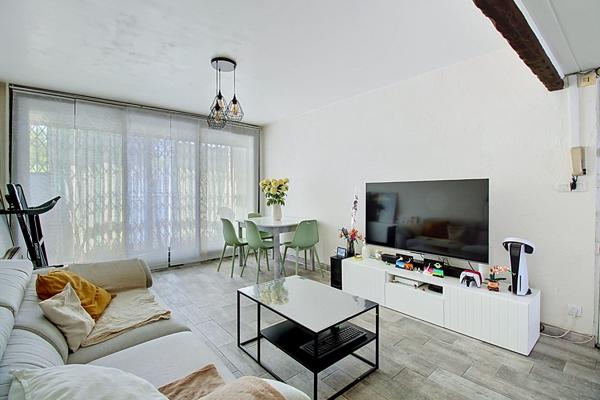 Vitrolles T3 68 m2 + balcon + cave au centre ville