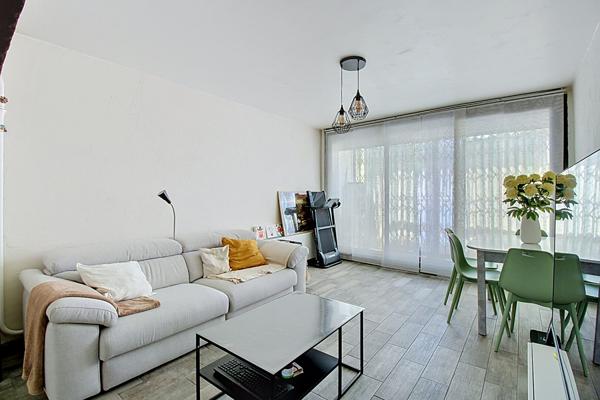 Vitrolles T3 68 m2 + balcon + cave au centre ville