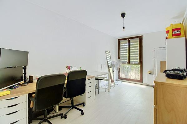 Vitrolles T3 68 m2 + balcon + cave au centre ville