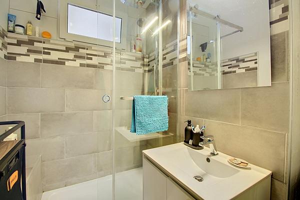 Vitrolles T3 68 m2 + balcon + cave au centre ville