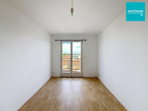 Montrond Les Bains - T2- 50 m² - Balcon 7 m² + cave en plein centre ville !