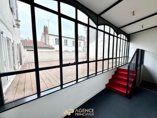 Appartement - T3 - 69m2 - Terrasse de 40m2 - La Rochelle Centre ville 393 750 € **  - Référence  JH719D4