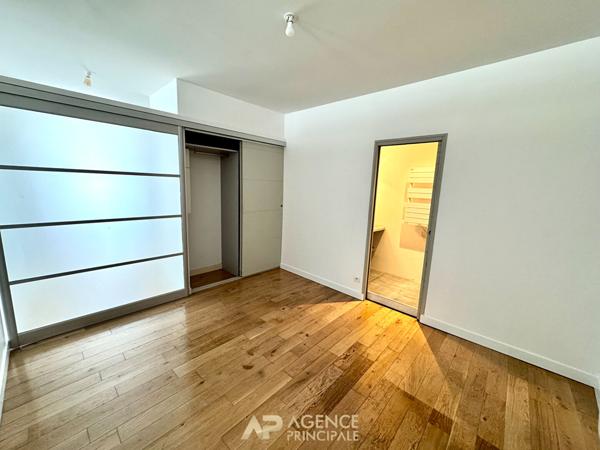 Appartement - T3 - 69m2 - Terrasse de 40m2 - La Rochelle Centre ville 393 750 € **  - Référence  JH719D4