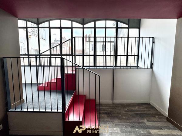 Appartement - T3 - 69m2 - Terrasse de 40m2 - La Rochelle Centre ville 393 750 € **  - Référence  JH719D4