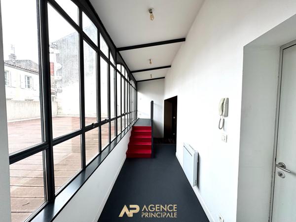 Appartement - T3 - 69m2 - Terrasse de 40m2 - La Rochelle Centre ville 393 750 € **  - Référence  JH719D4