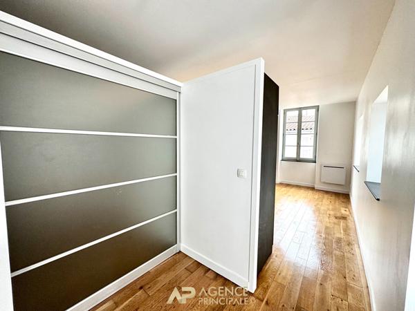 Appartement - T3 - 69m2 - Terrasse de 40m2 - La Rochelle Centre ville 393 750 € **  - Référence  JH719D4