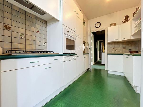 Ardèche, Privas : Maison de 231 m² avec appartement indépendant, jardin intimiste